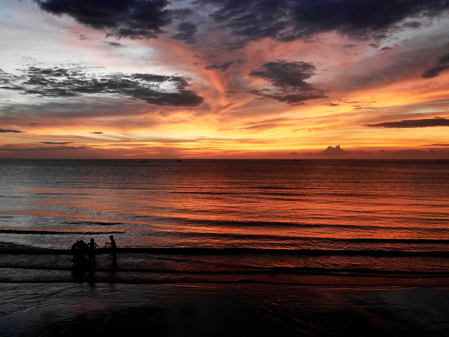 SIT STILL. The sunset in Dipolog, a city in Zamboanga del Norte, something to look forward to.  