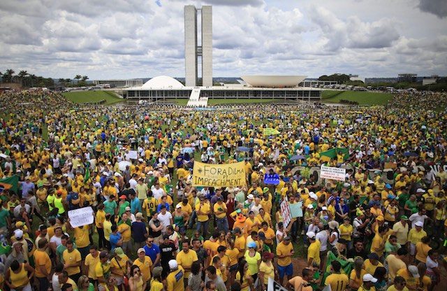 A general view of thousands of people during a protest against Brazilian President Dilma Roussef at National Congress in Brasilia, Brazil, 15 March 2015. Fernando Bizerra Jr / EPA 