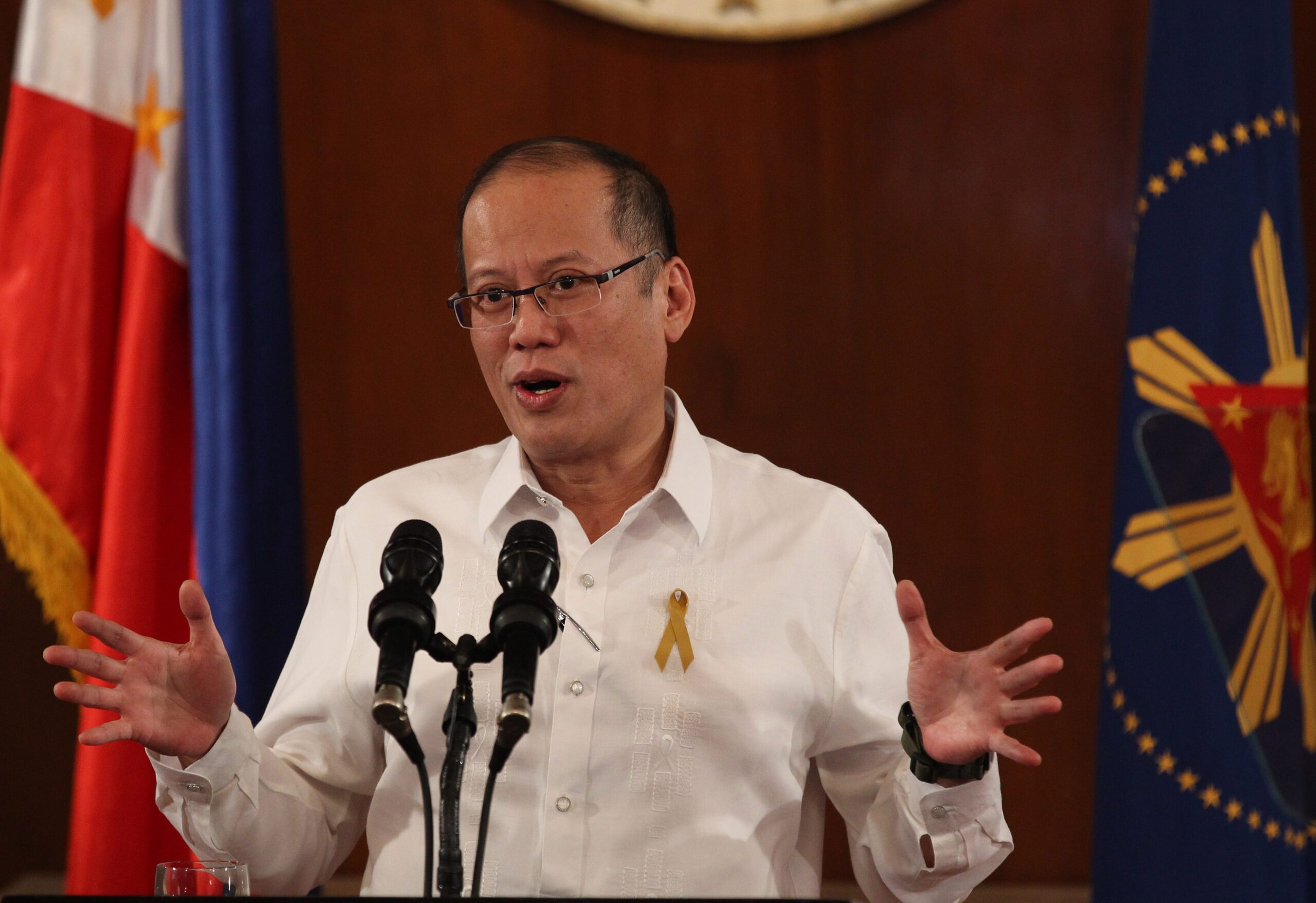 Aquino pokes fun at Beijing’s South China Sea claims, praises Japan