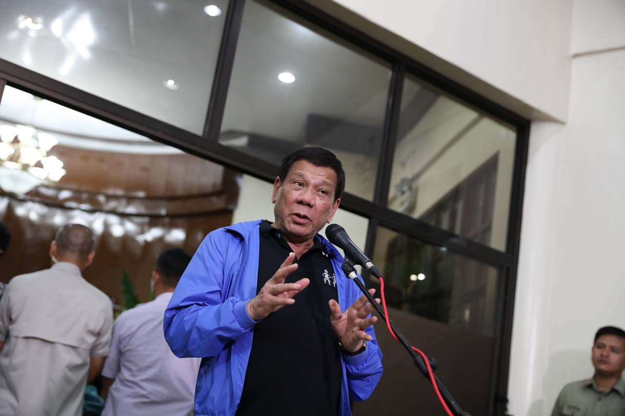 Duterte: Hontiveros ‘naive’ for assuming Aguirre texts about her