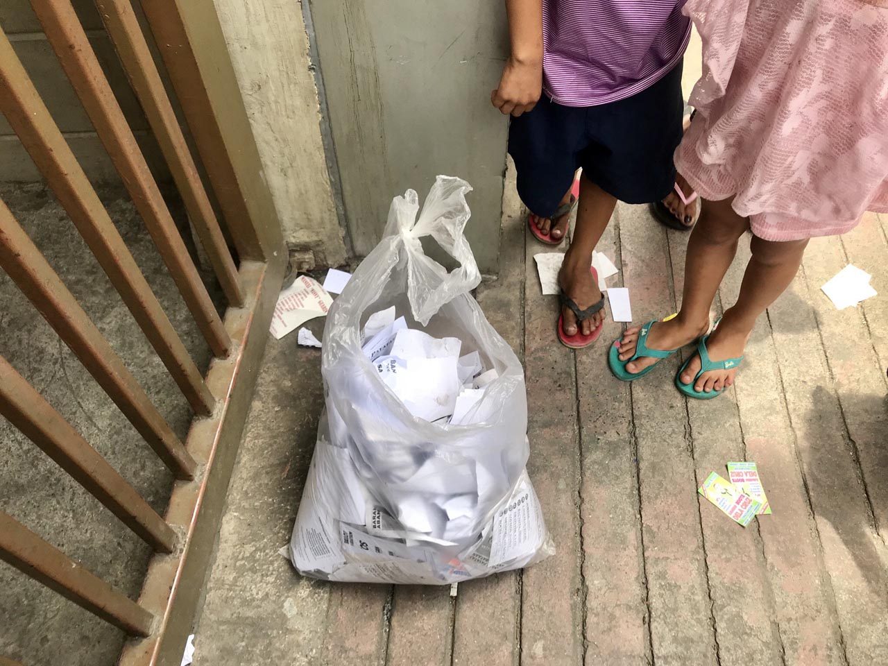 Payatas kids see treasure in the trash of barangay, SK elections