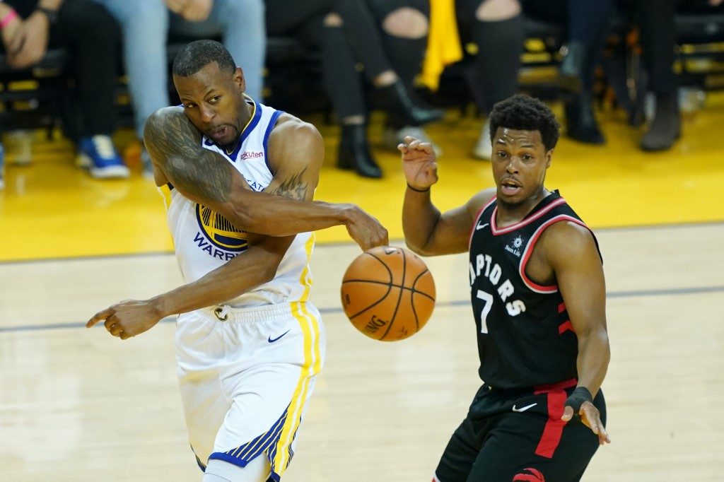 Lowry gets shoved by fan, pushes Raptors to Game 3 win