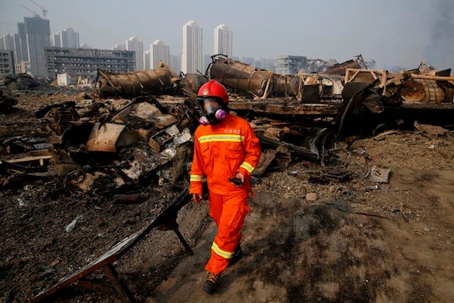 Mass clean-up after China blasts trigger cyanide fears
