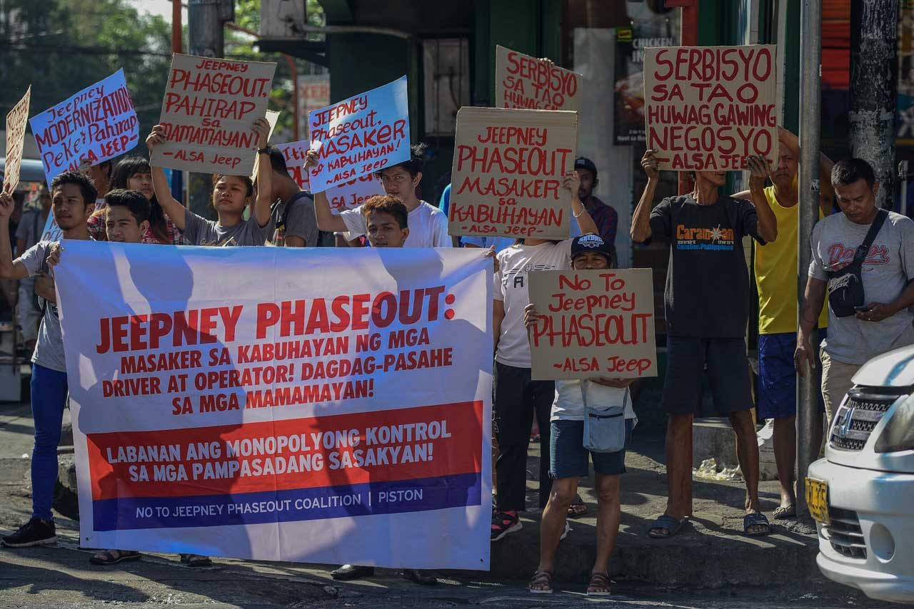 Local sectors, workers show support to the transport sector's call against jeepney phase out in España, Manila. Photo by Maria Tan/Rappler 