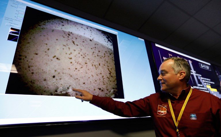 Cheers as Mars InSight spacecraft lands on Red Planet
