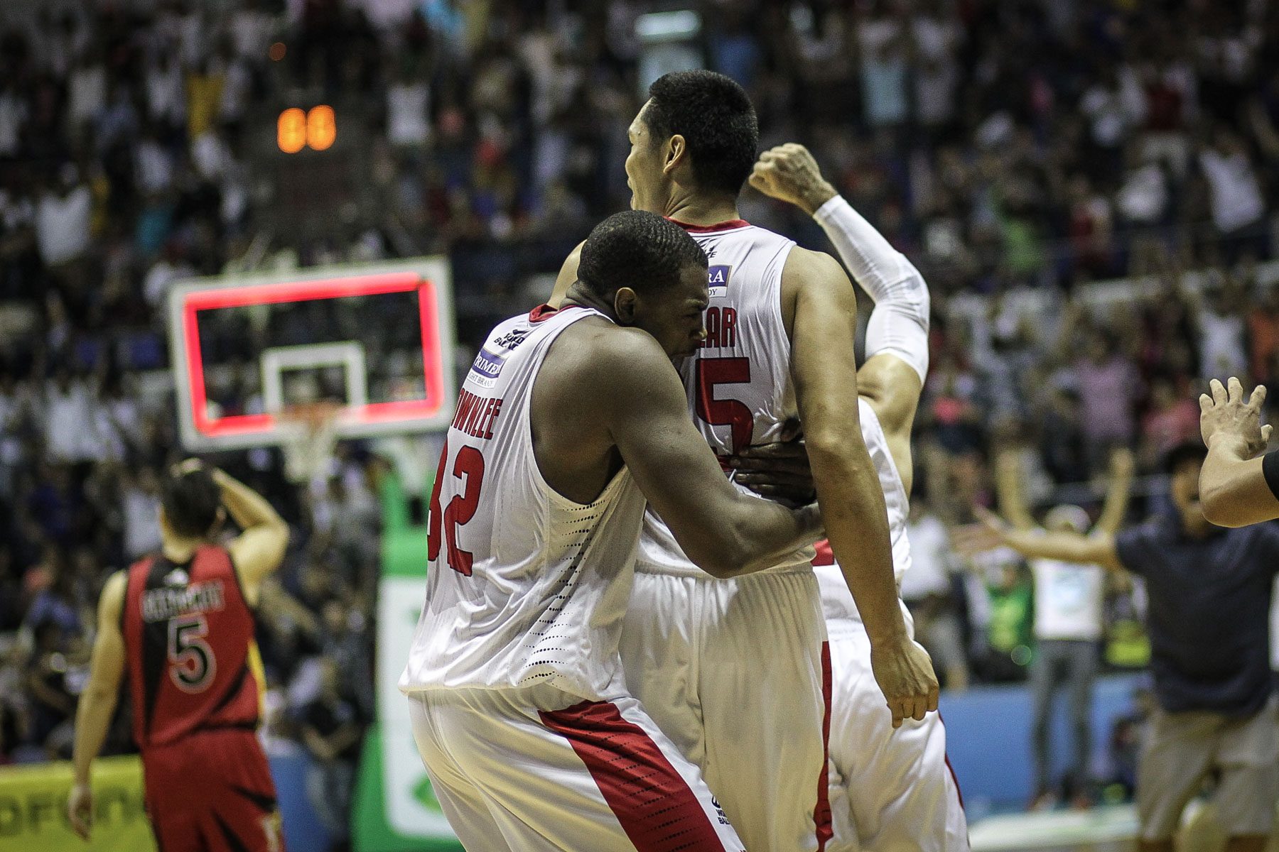 WATCH: Aguilar saves the day for Ginebra