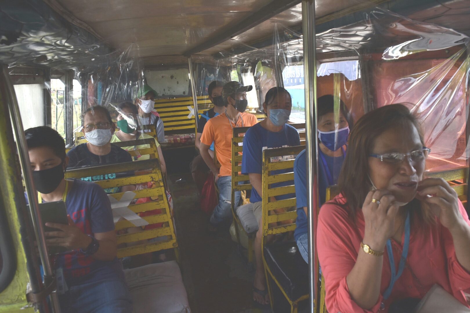 CAVITE COMMUTE. Public transportation resumed operations in Cavite on May 16, 2020. Photo by Dennis Abrina/Rappler
  