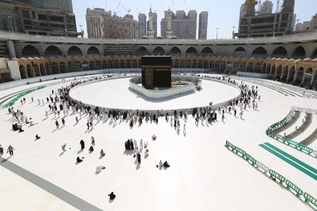Middle East braces for bleak Ramadan as virus threat lingers