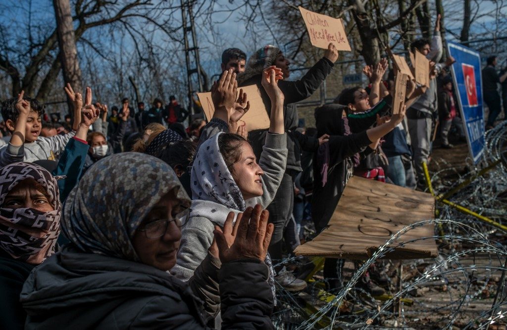 Clashes as migrants seek to break through Turkey-Greece border