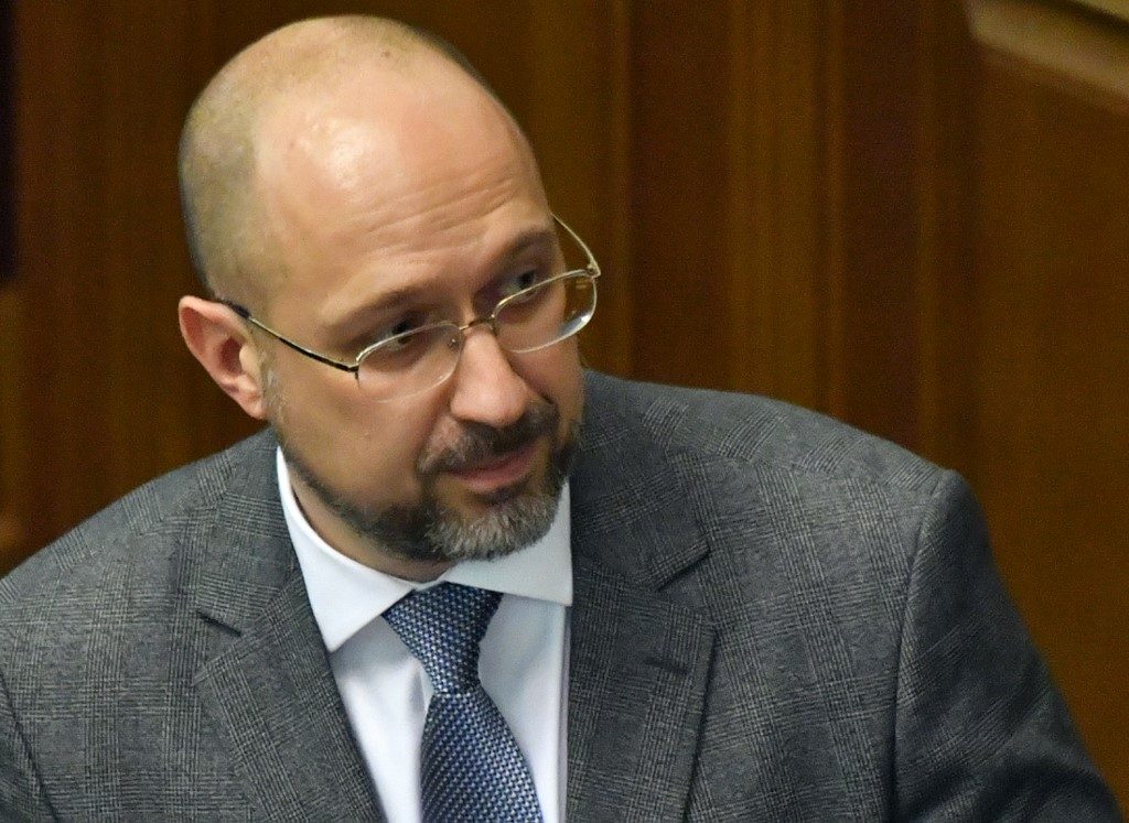 Ukraine MPs approve new premier after tape scandal