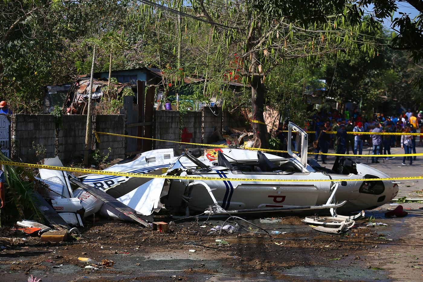 CRASH SITE. The helicopter carrying PNP Chief Archie Gamboa and other police officials crash in Barangay San Antonio, San Pedro, Laguna on March 5, 2020. Photo by Inoue Jaena/Rappler 