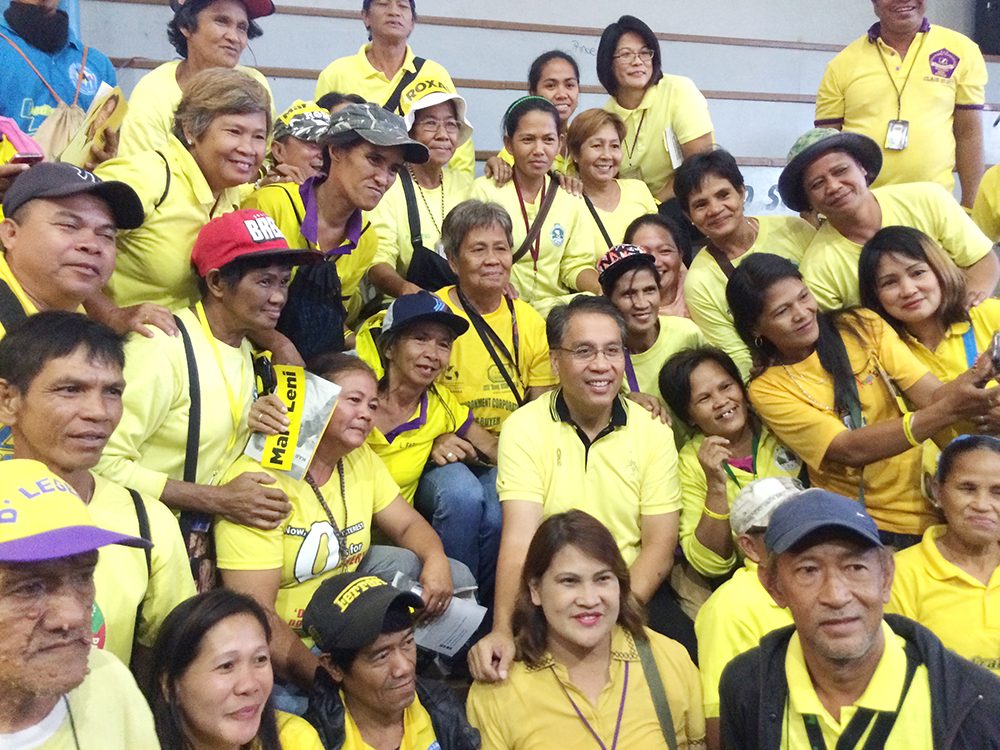 Roxas woos vote-rich Rizal province