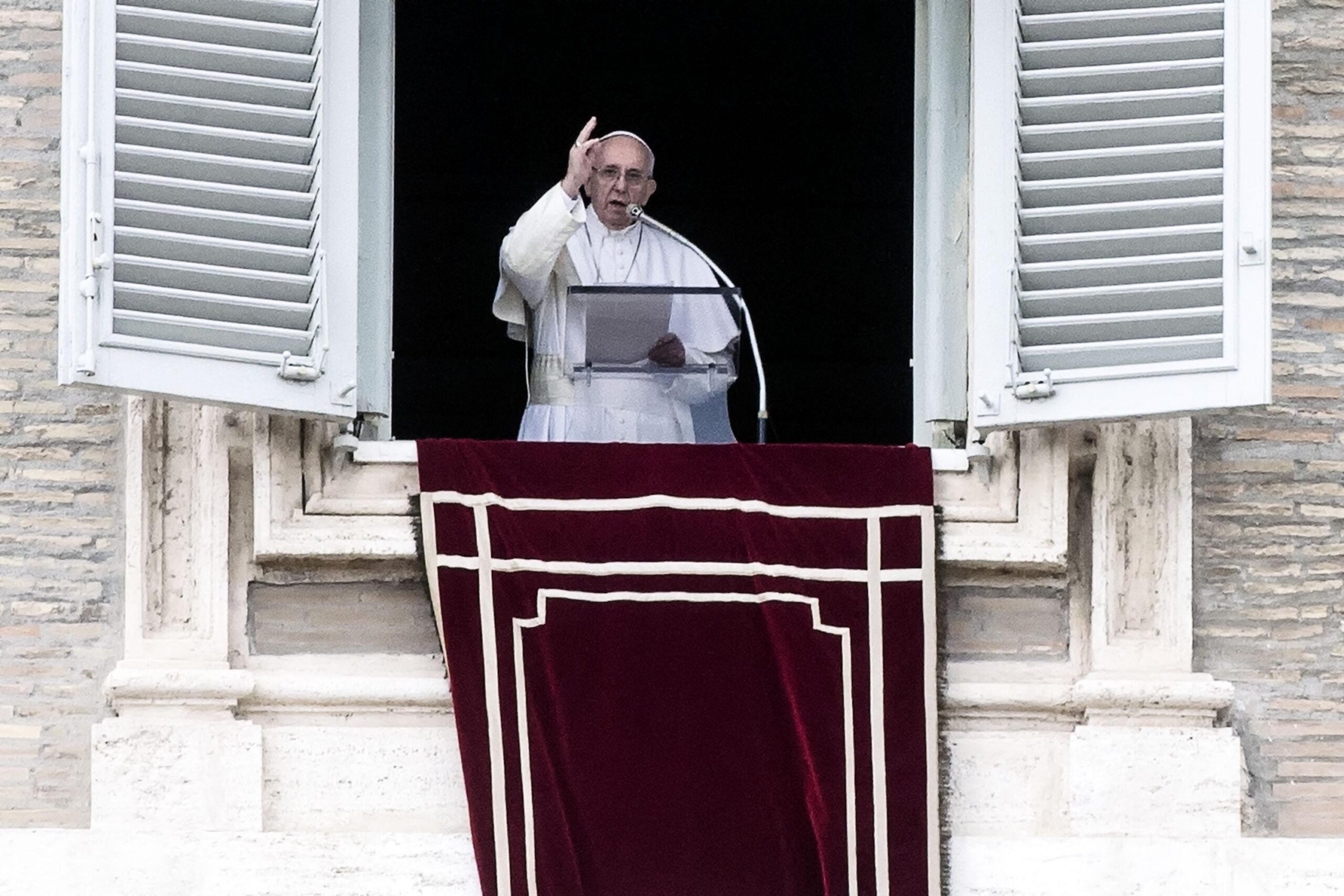 Pope Francis: ‘Spare no effort’ to resolve Syrian crisis