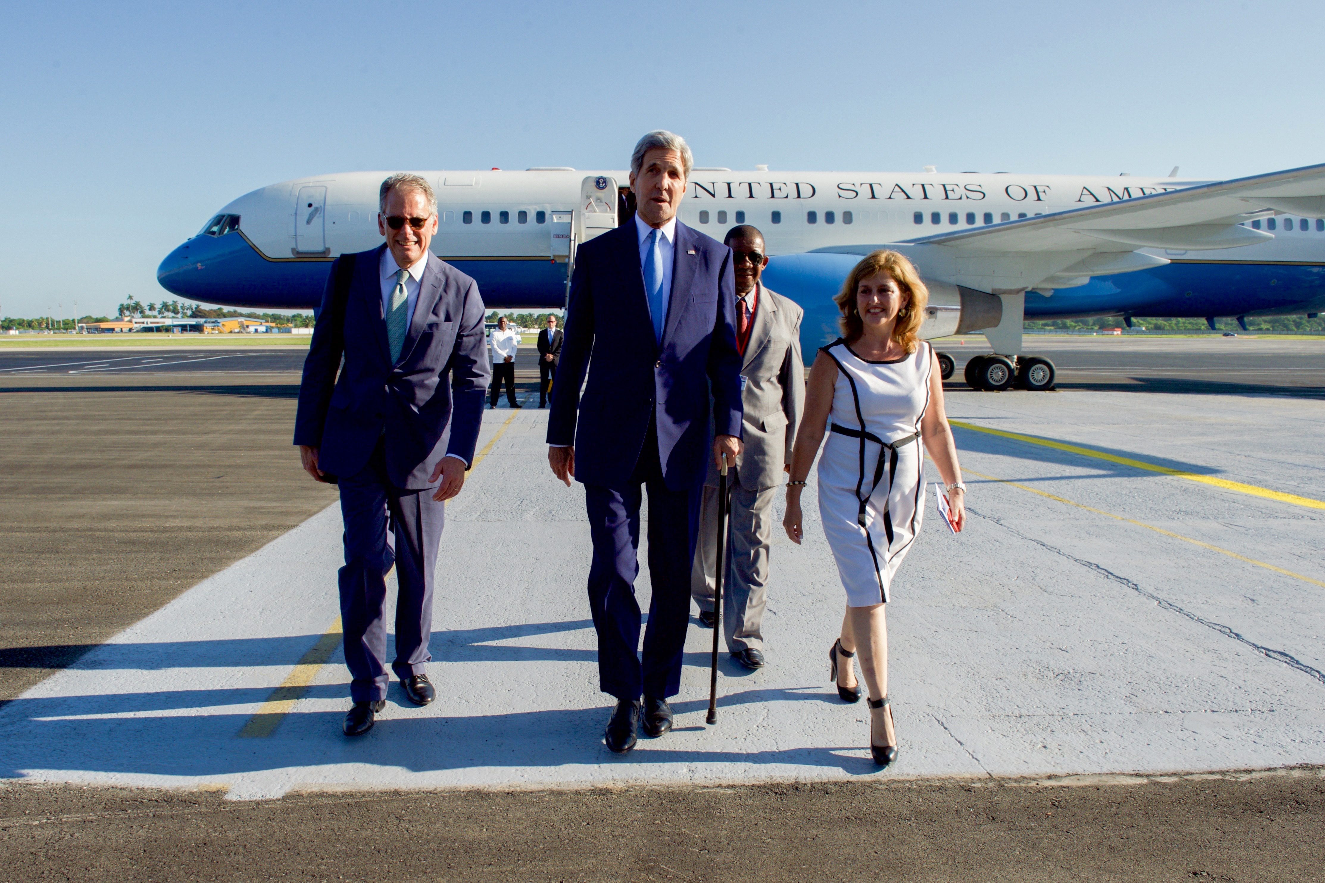 DAILY FLIGHTS. In this file photo, US Secretary of State John Kerry (C) arrives to attend a flag-raising ceremony for the reopening of the US embassy, at Jose Marti International Airport in Havana, Cuba, August 14, 2015. 