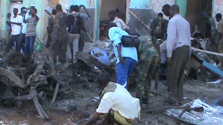 At least 30 killed in Somalia restaurant bombings