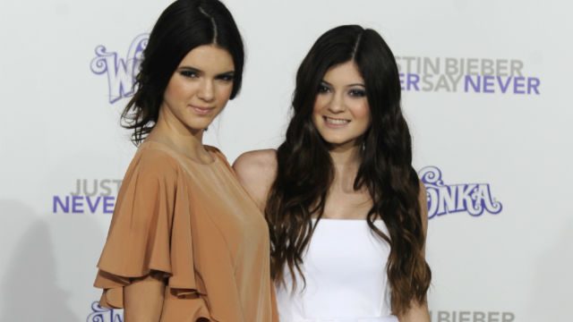 Kardashians, Jenners show support for Bruce Jenner