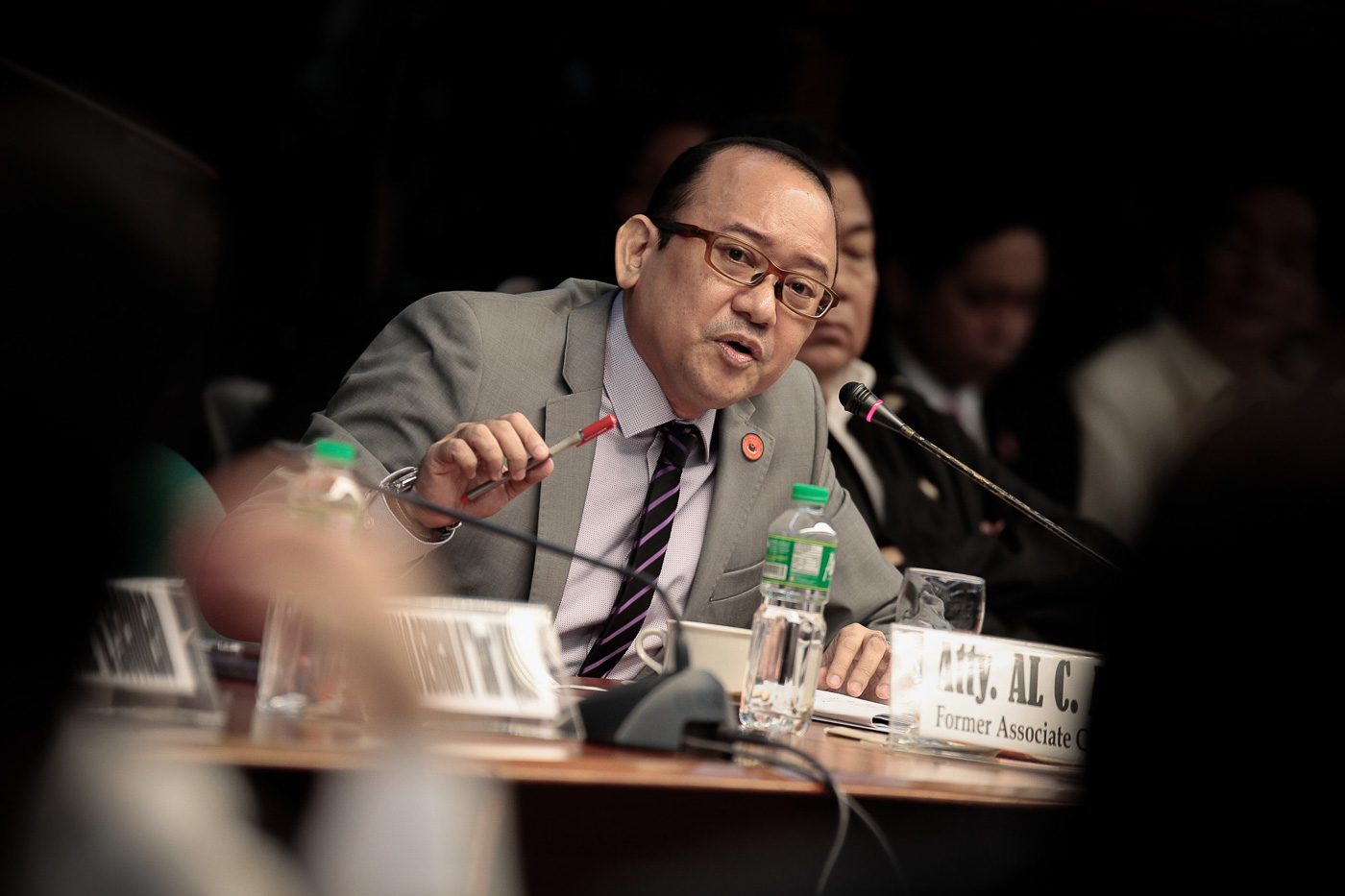 Ombudsman indicts ex-immigration execs for plunder
