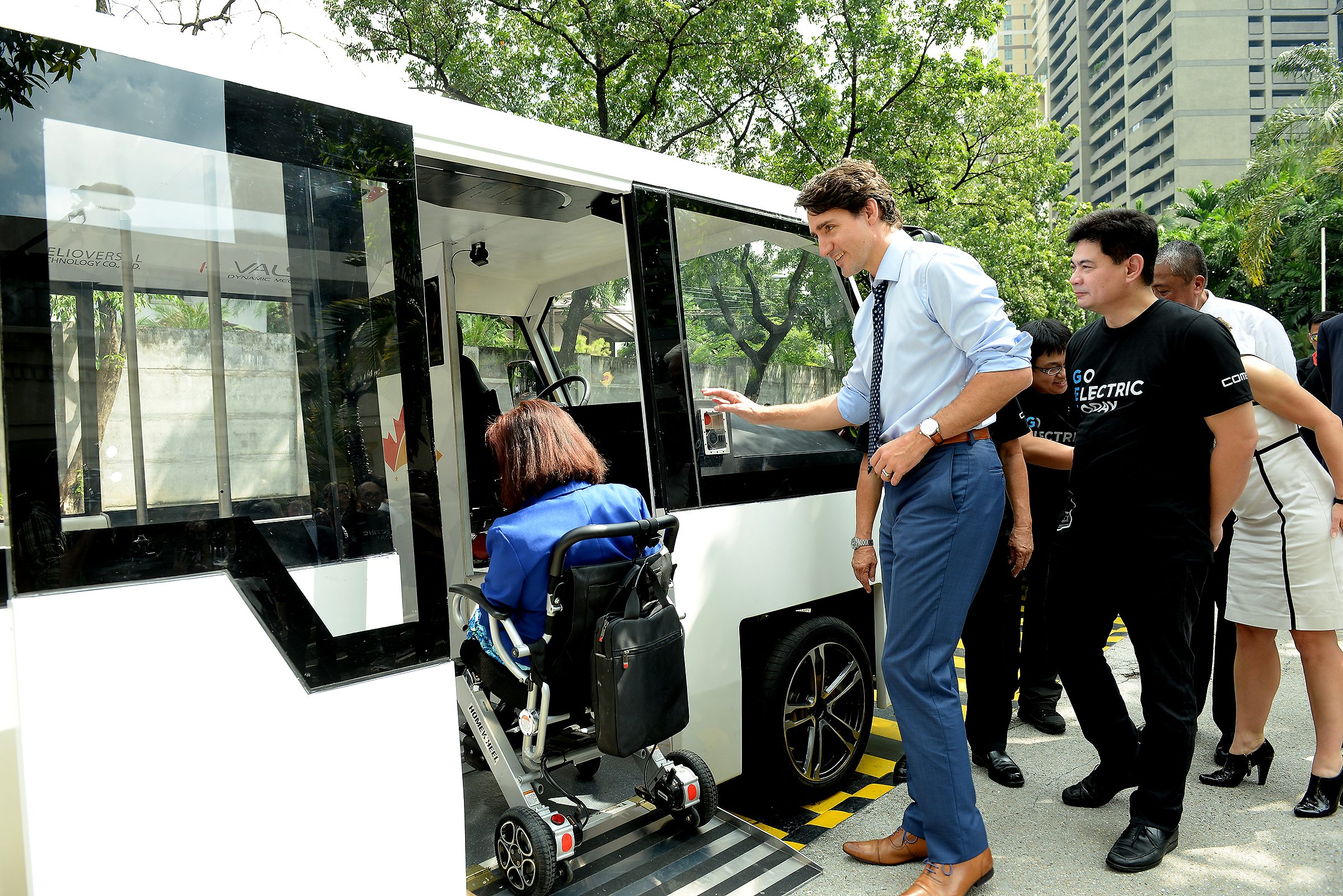 IN PHOTOS: Justin Trudeau inspects PWD-friendly e-jeepney