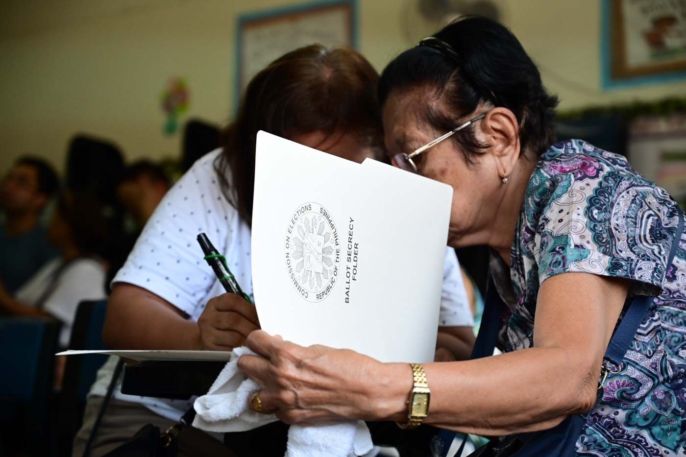 Voting ends in the Philippines