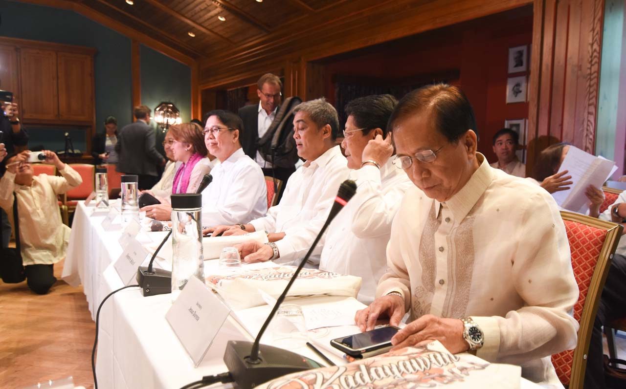 Gov’t panel meets Duterte before critical 3rd round of NDF talks