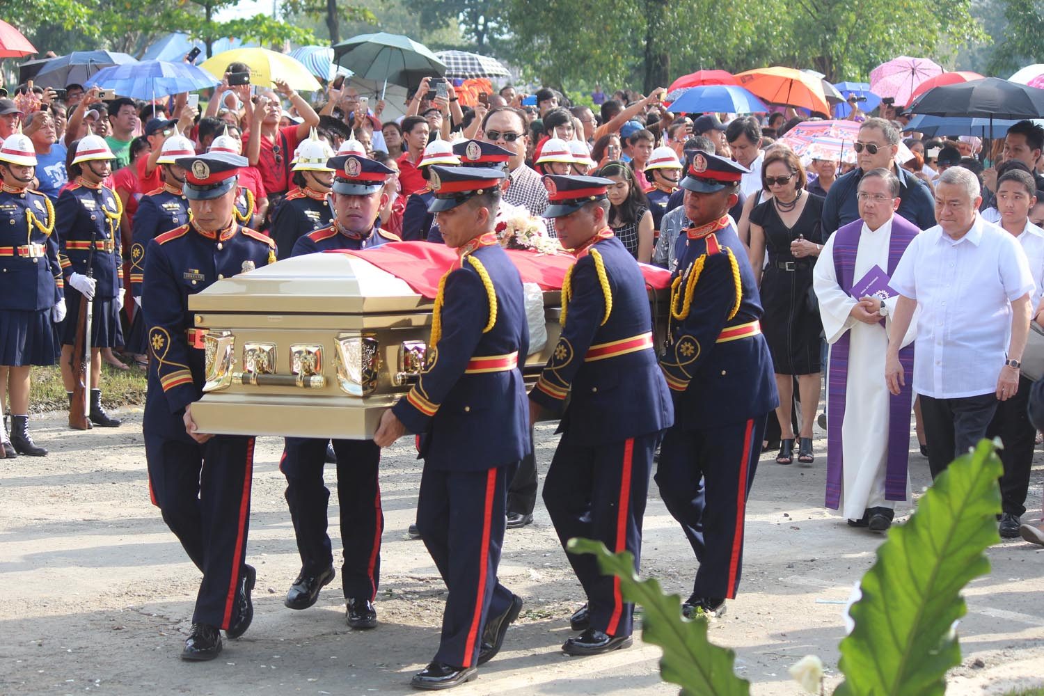 Miriam Defensor Santiago laid to rest