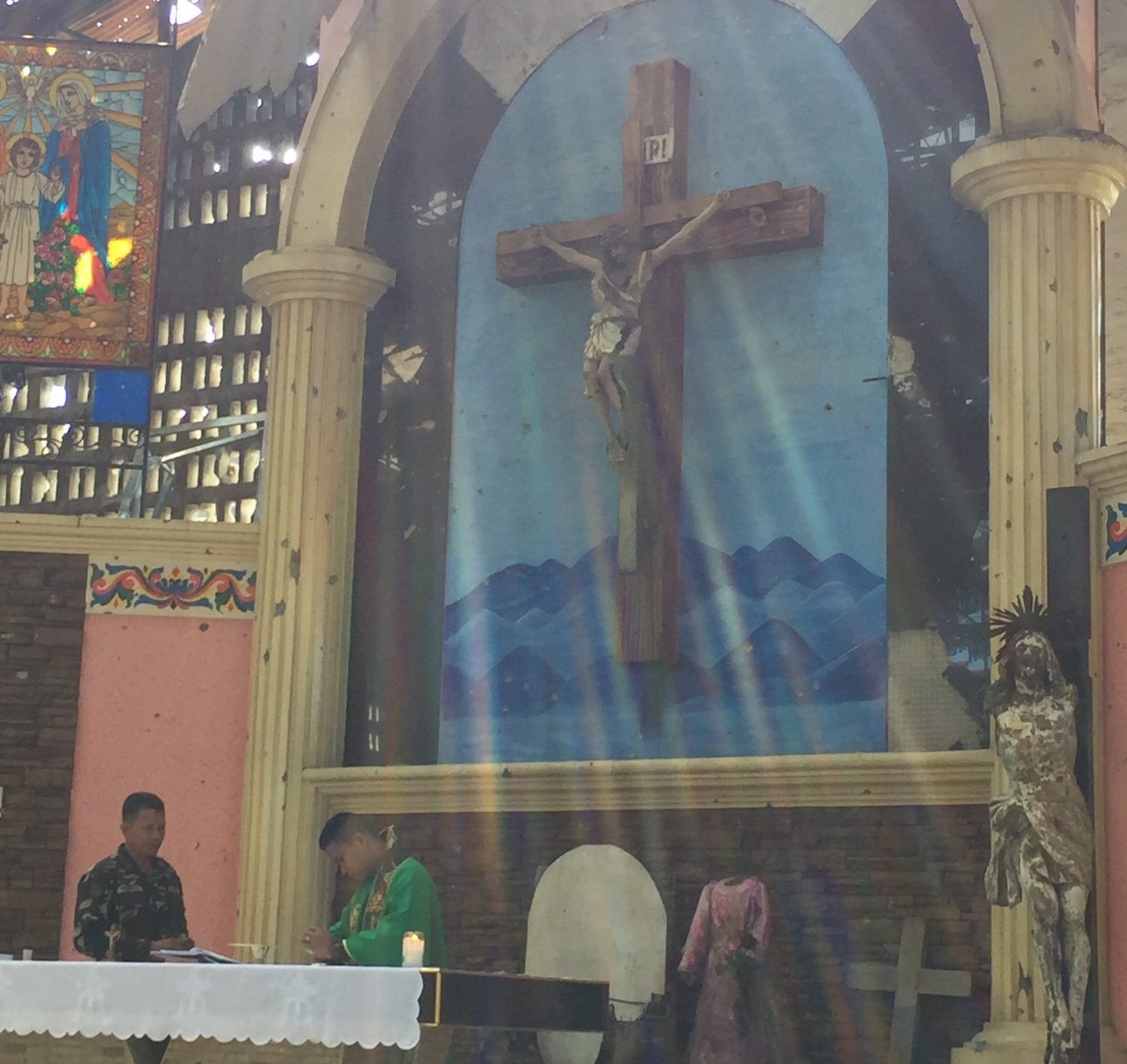 Mass celebrated again in Marawi cathedral, first since war erupted