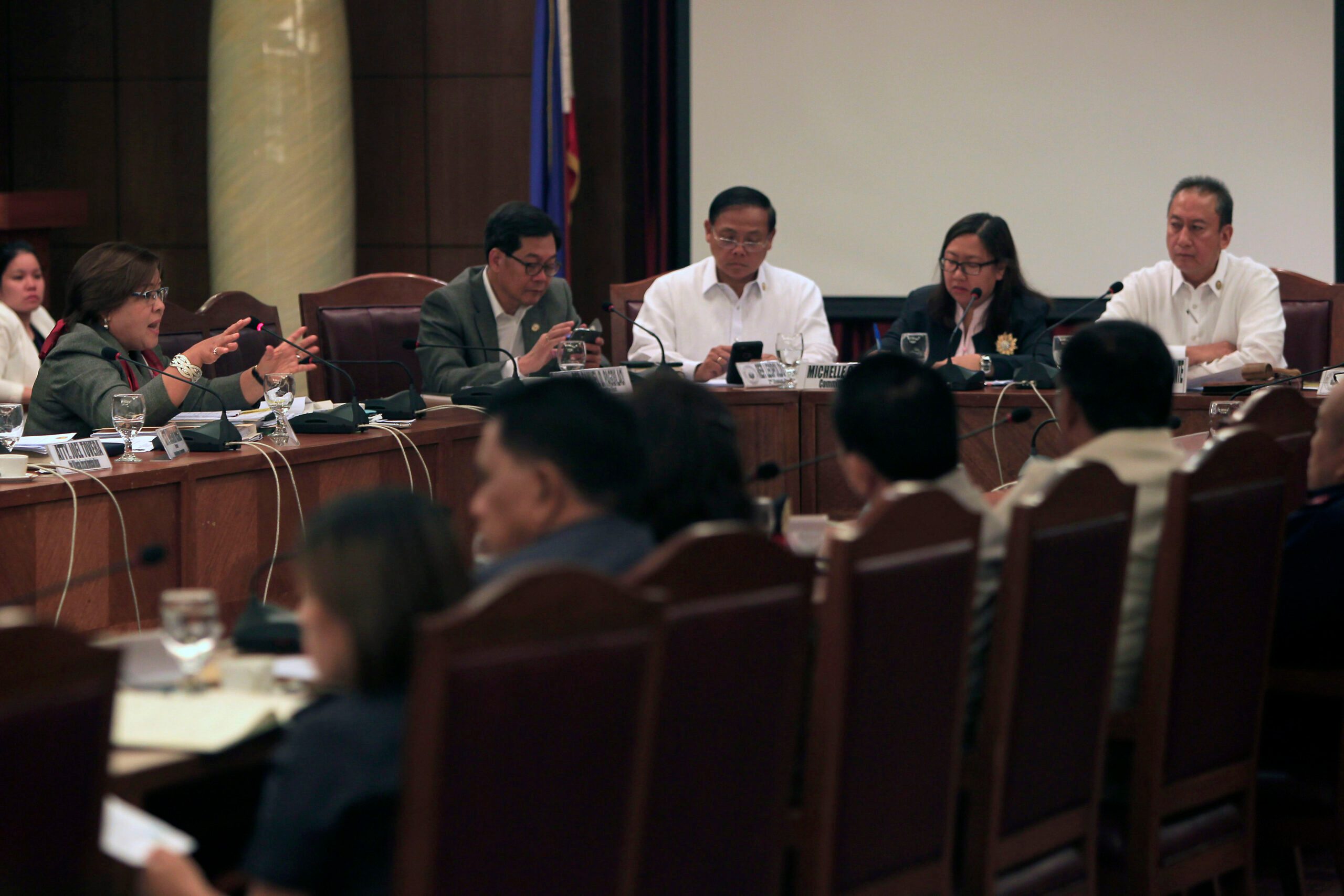 DOJ suggests wiretapping to fight drug syndicates
