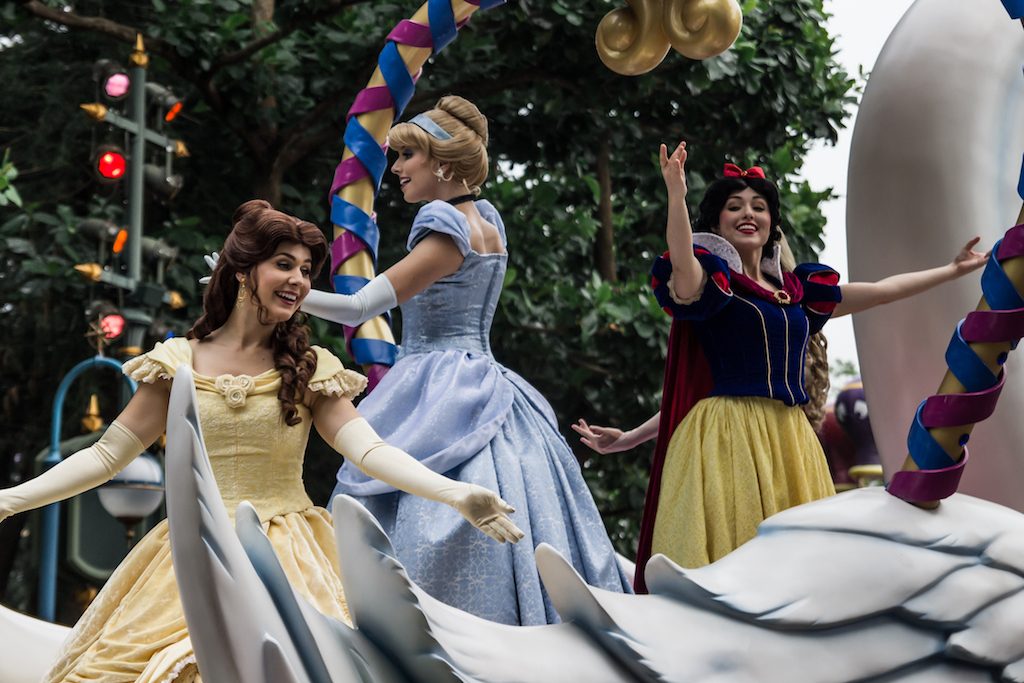 NOSTALGIA. The Flights of Fantasy parade brings classic Disney characters to life. Photo by Gio Ramon/Rappler 