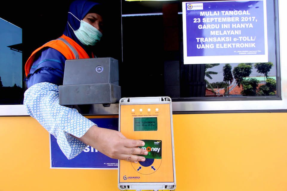 Siapkah masyarakat Indonesia dengan kartu uang elektronik untuk bayar tol?