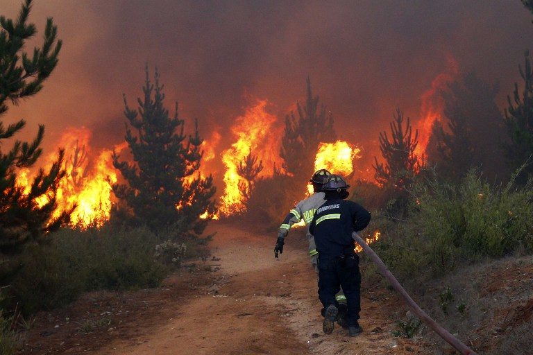 Thousands return home after fleeing Chile forest fire