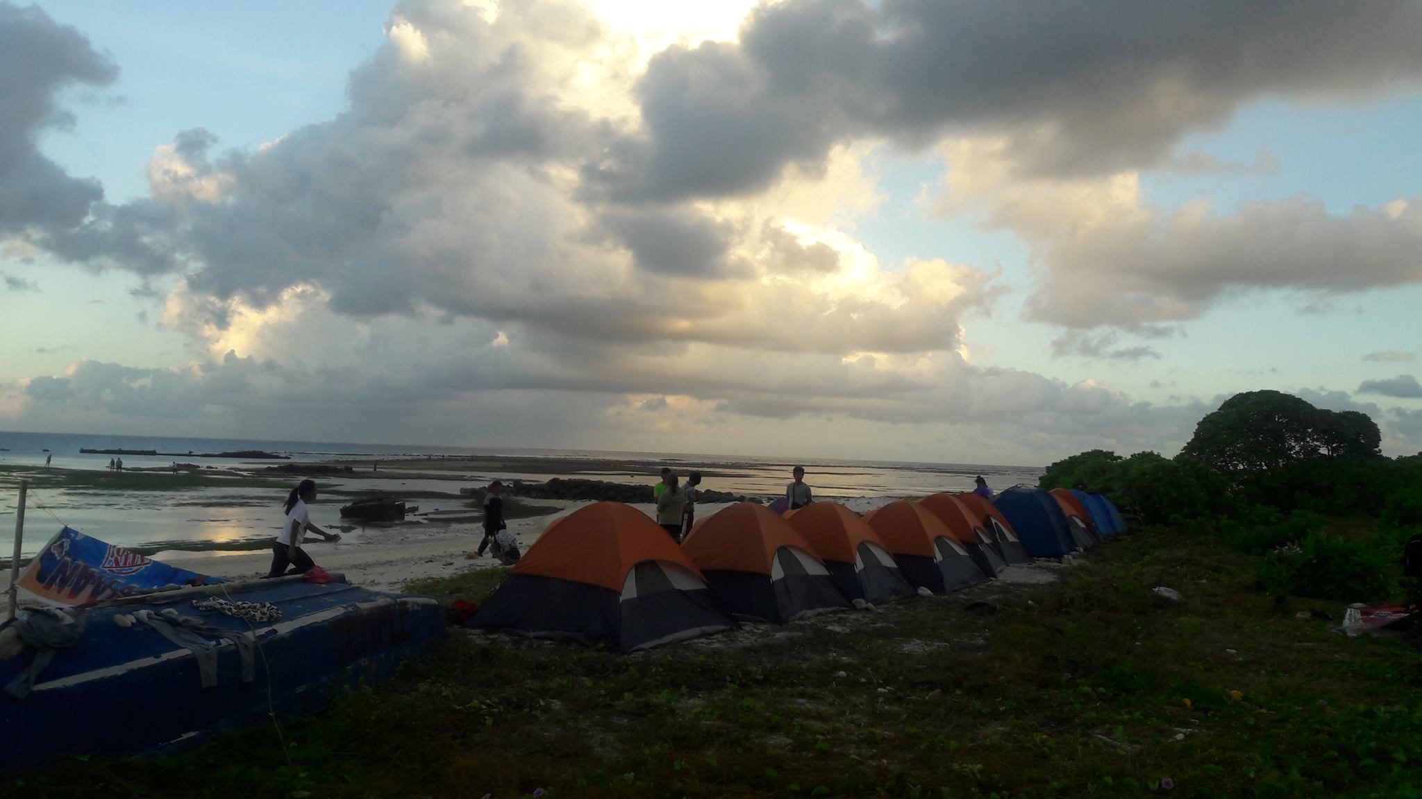 Defying China, Filipino youth camp out on disputed island