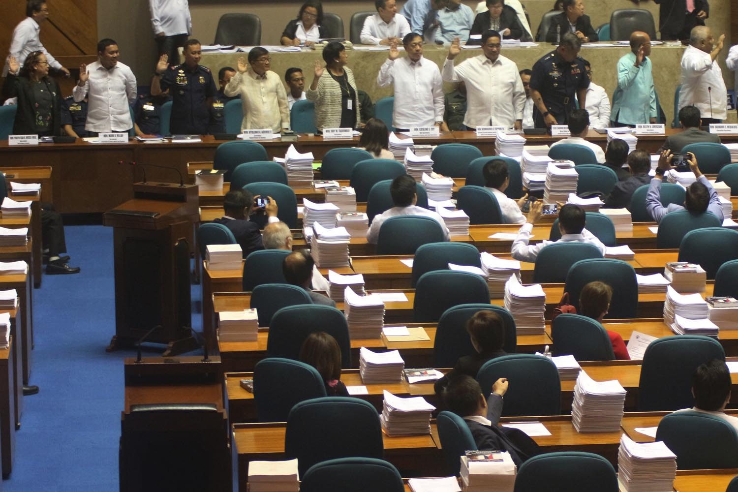 House supports Mindanao martial law, finds no need to revoke it