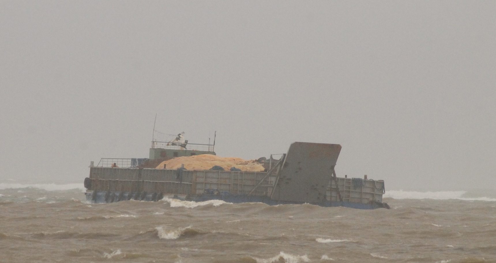 Typhoon Lando: Barges carrying nickel laterite threaten Zambales coral reefs