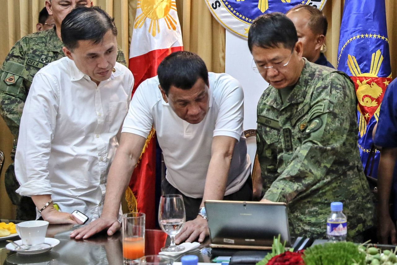 Should Duterte worry about 12-point ratings drop in Mindanao?