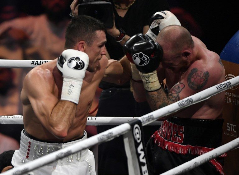 Smith knocks out Groves to reign as WBA super champion