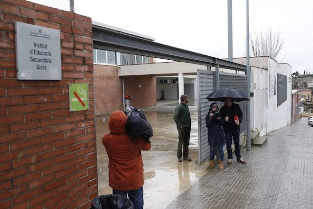 SILENT SCHOOL. Journalists wait outside the entrance of Giola Institute in Llinars del Valles, Barcelona, northeastern Spain, 24 March 2015. Alejandro Garcia/EPA 