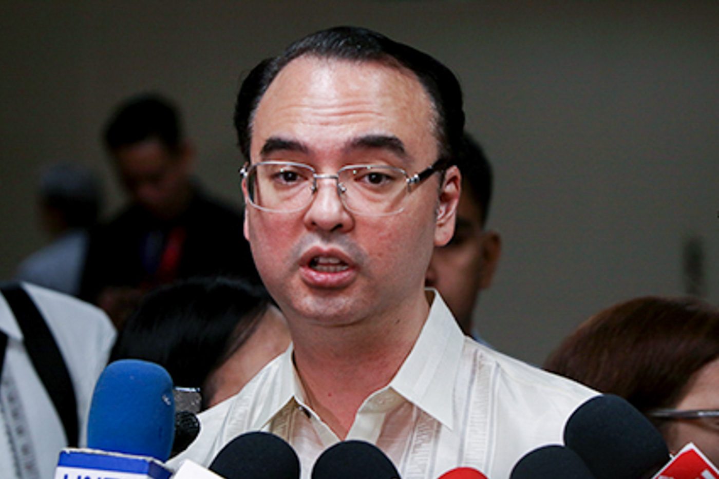 INCOMING DFA CHIEF. Senator Alan Peter Cayetano grants an interview with reporters on May 17, 2017, after he hurdled his confirmation hearing as DFA chief for only 3 minutes. Photo by Lito Boras/Rappler 