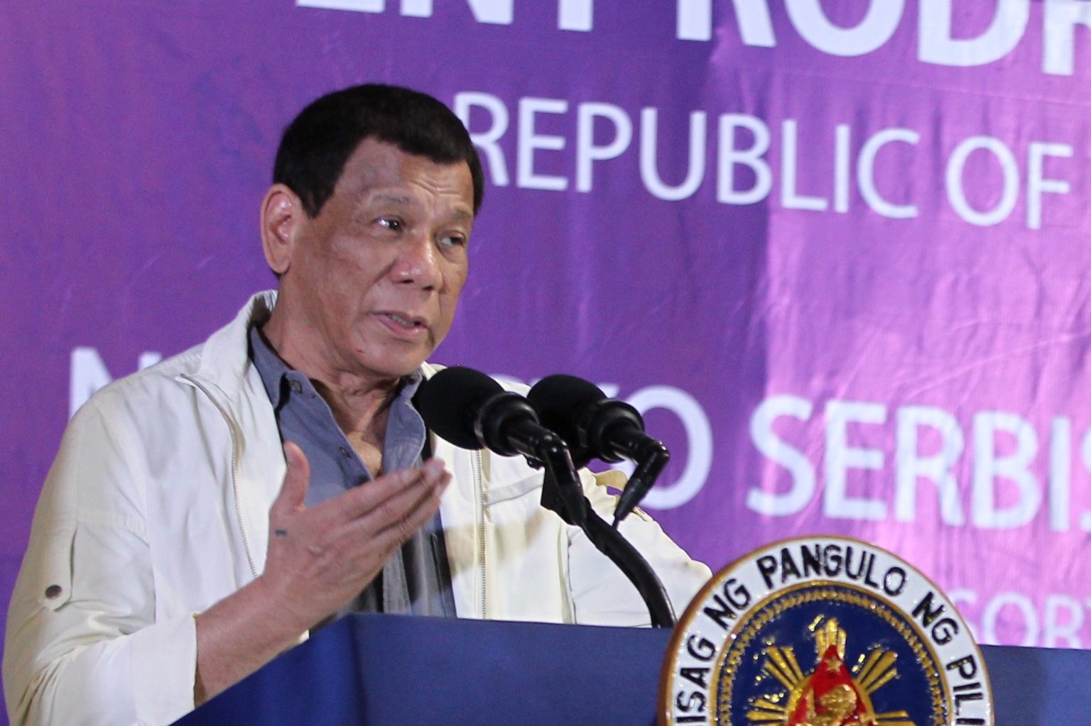 Duterte fires Bacolod police chief over alleged drug links
