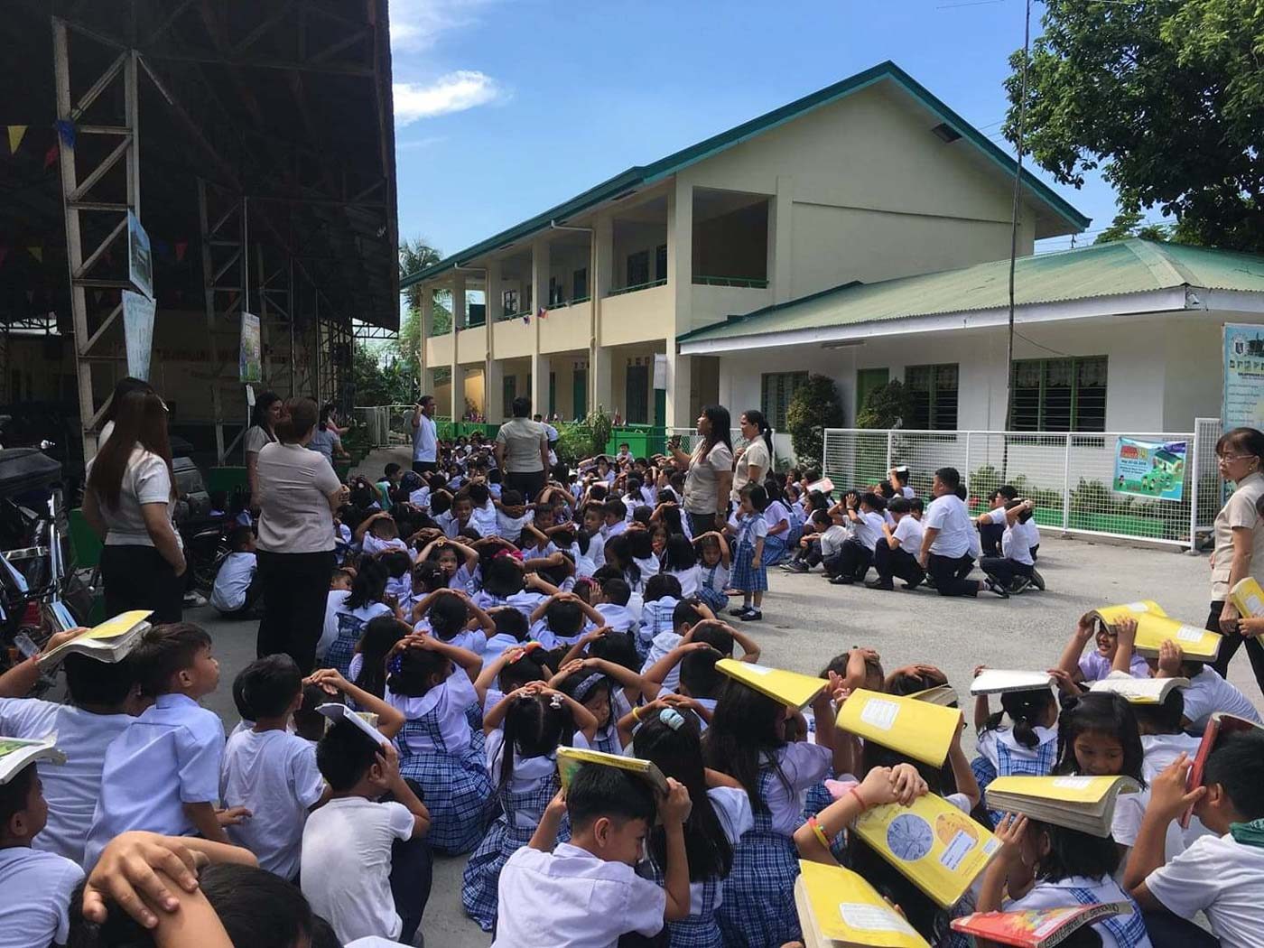 PARTICIPATE. Salapungan Elementary School students in Angeles City, Pampanga. Photo by Helen Juguilon