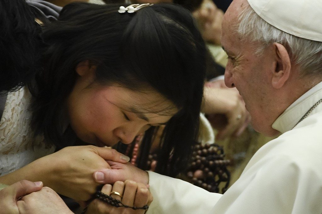 Pope prays for coronavirus victims