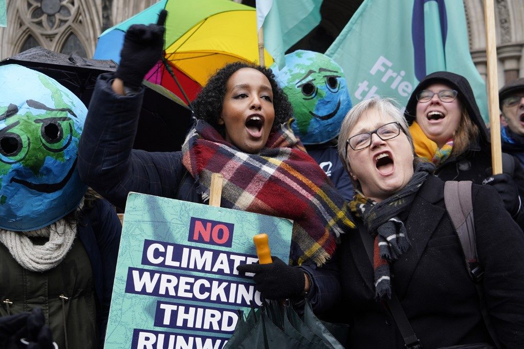 Climate campaigners win appeal to prevent new Heathrow runway