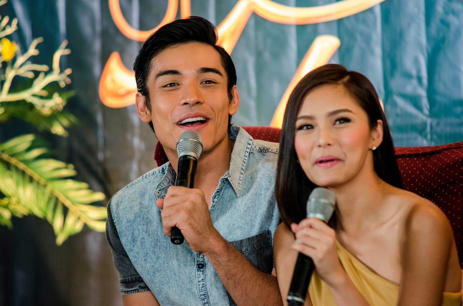 Kim with Xian Lim during the second press conference for 'The Story of Us.' Photo by Rob Reyes/Rappler  