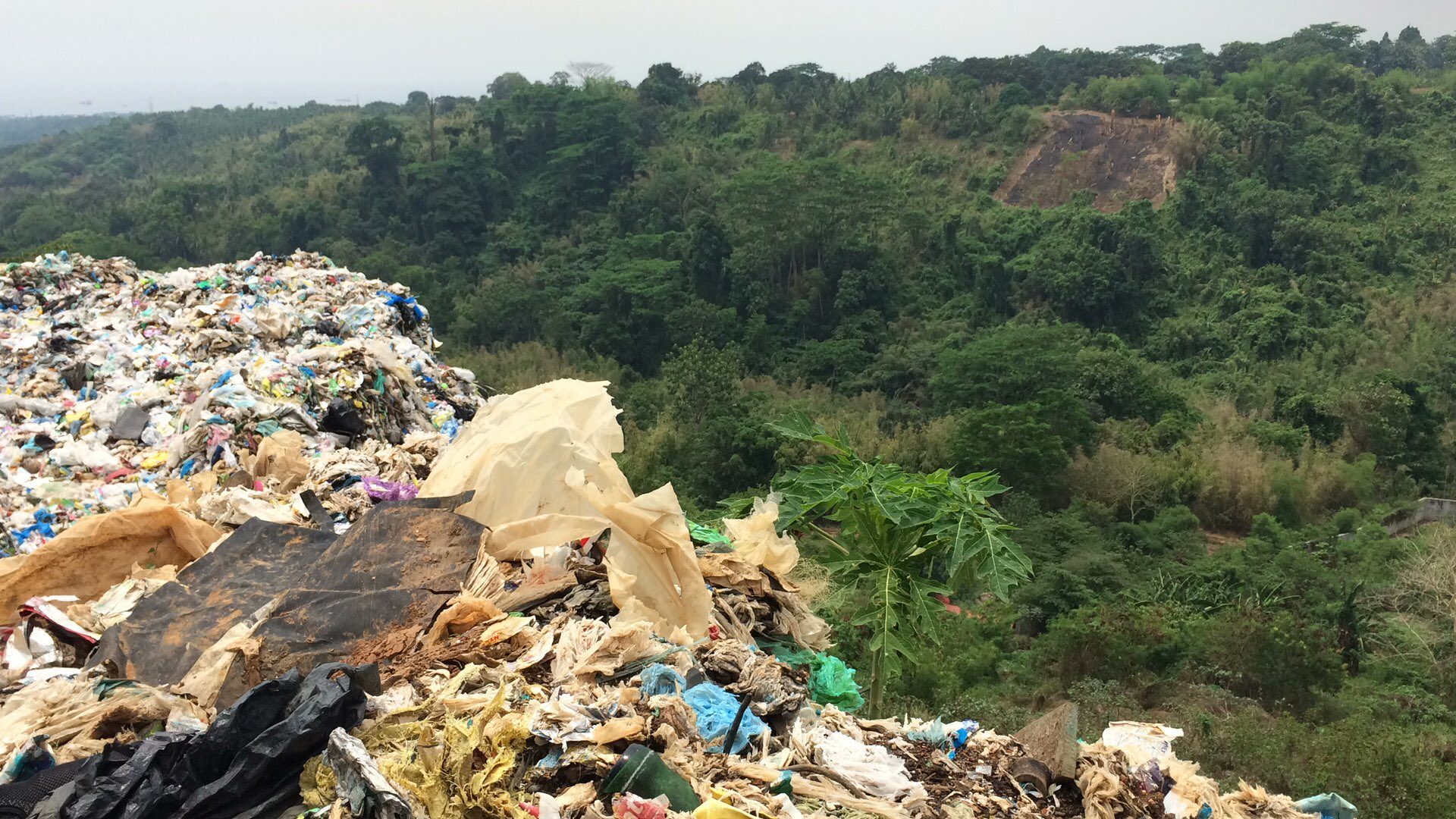 DENR summons Bataan town mayor, councilors over open dumpsite