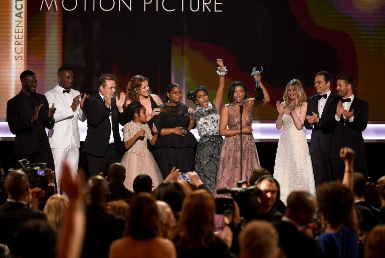 TOP PRIZE. Cast of 'Hidden Figures' accepts Outstanding Performance by a Cast in a Motion Picture onstage during The 23rd Annual Screen Actors Guild Awards at The Shrine Auditorium on January 29, 2017 in Los Angeles, California. Kevin Winter/Getty Images /AFP 