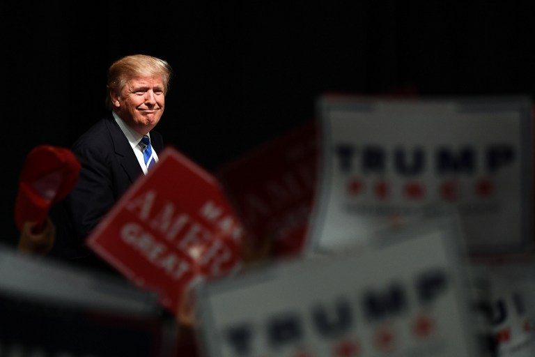 Trump whips up crowd on eve of Democrats’ big primary day