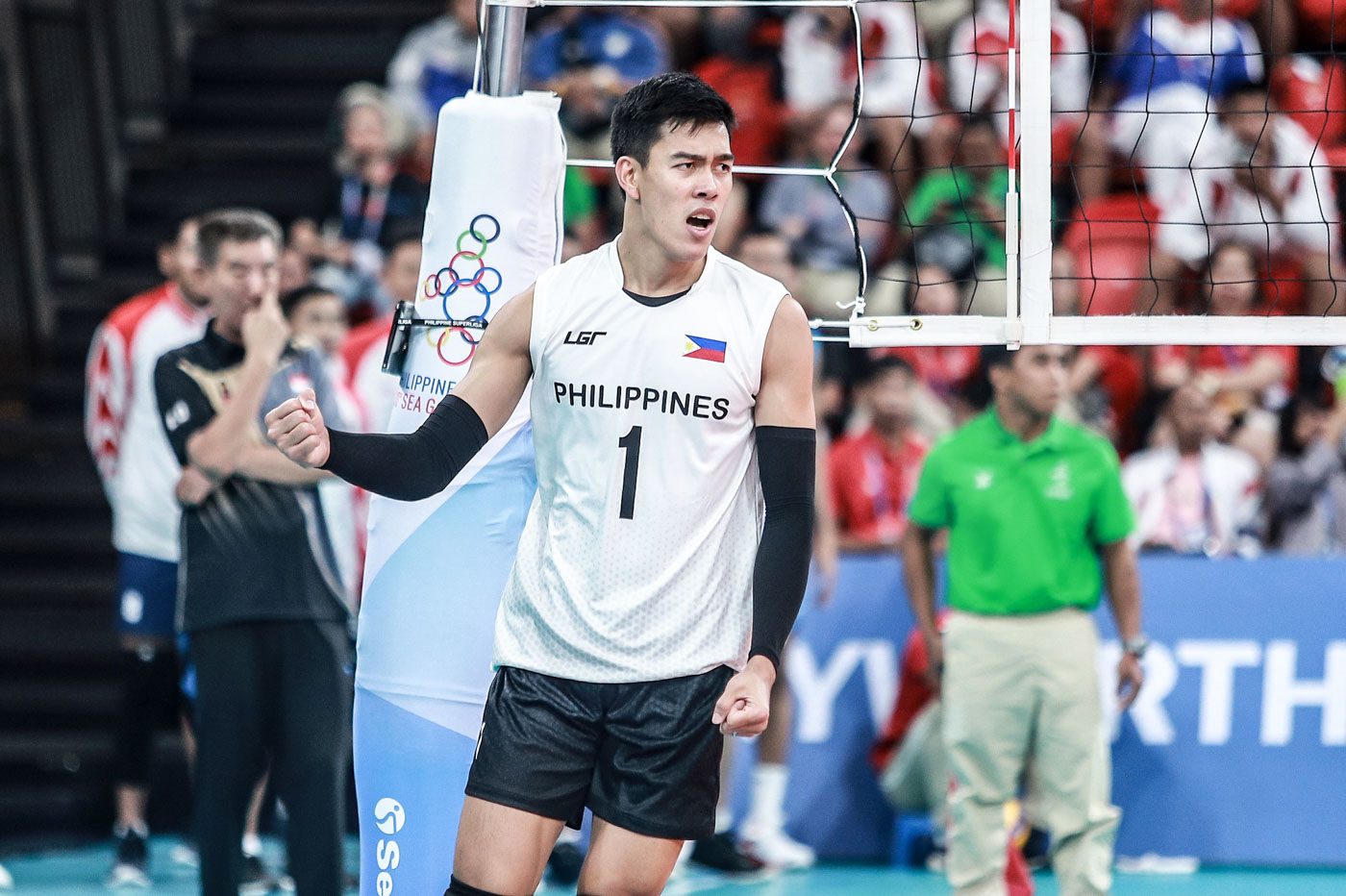 BREAKTHROUGH. Bryan Bagunas helps spearhead the rise of Philippine men's volleyball. Photo by Michael Gatpandan/Rappler  
