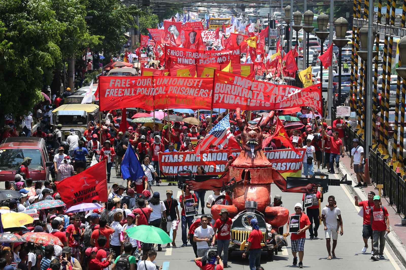 ACTIVISTS. Labor group Kilusang Mayo Uno marches to Mendiola. Photo by Jire Carreon/Rappler  