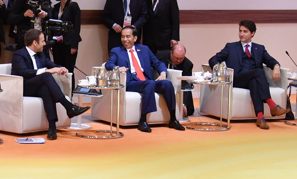 FOTO: Ketika Jokowi diapit Trudeau dan Macron saat KTT G20