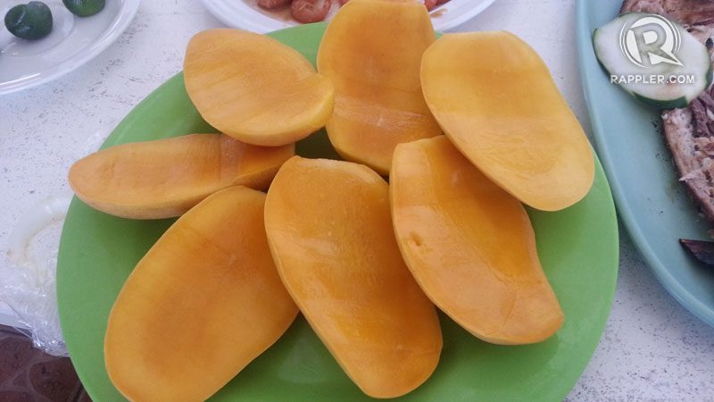SWEETEST OF THEM ALL. Export-quality mangoes from Guimaras sold all over Iloilo City. Photo by Antoine Greg Flores