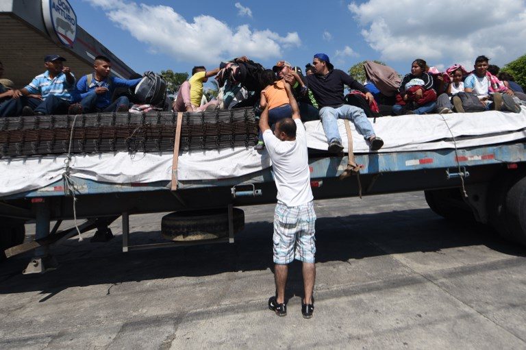 New caravan crosses Guatemala, first migrants enter Mexico